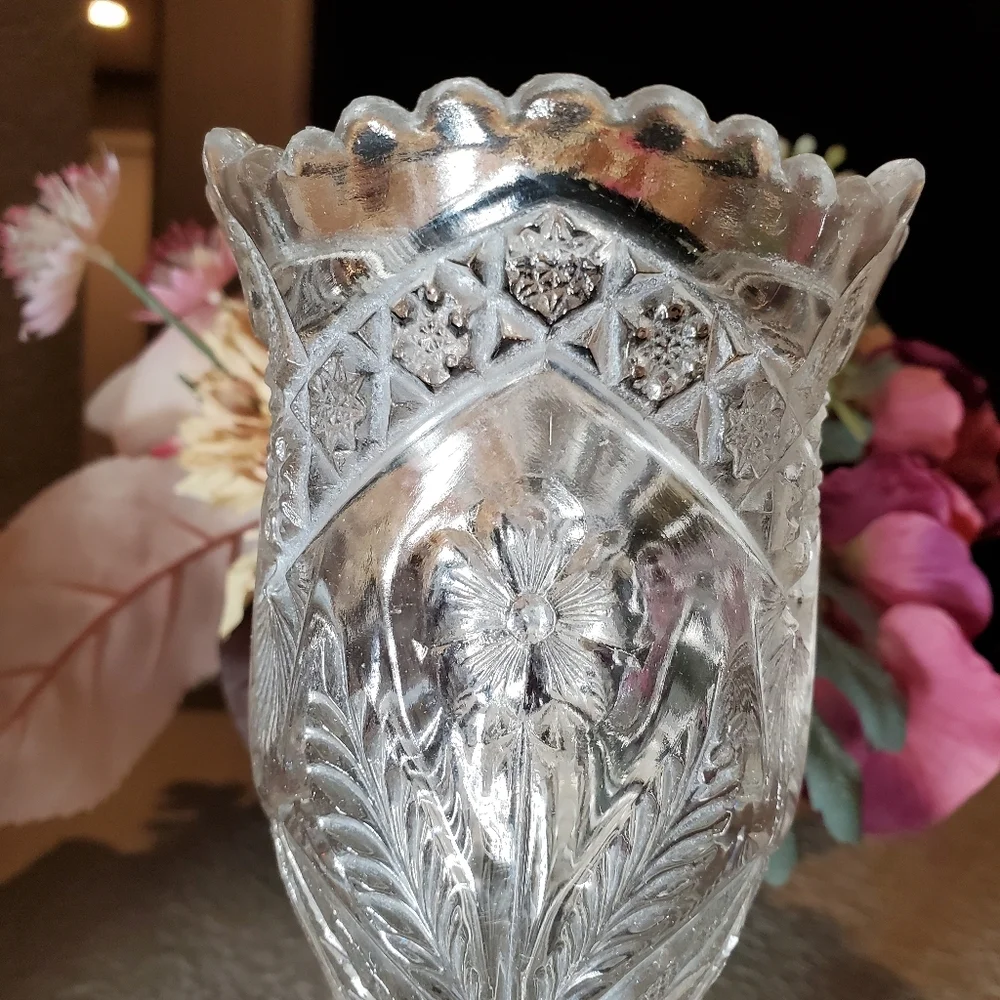 Vintage Clear Crystal Floral Tulip Vase